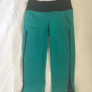 Lululemon Size 4 Wunder Under High Rise Crop